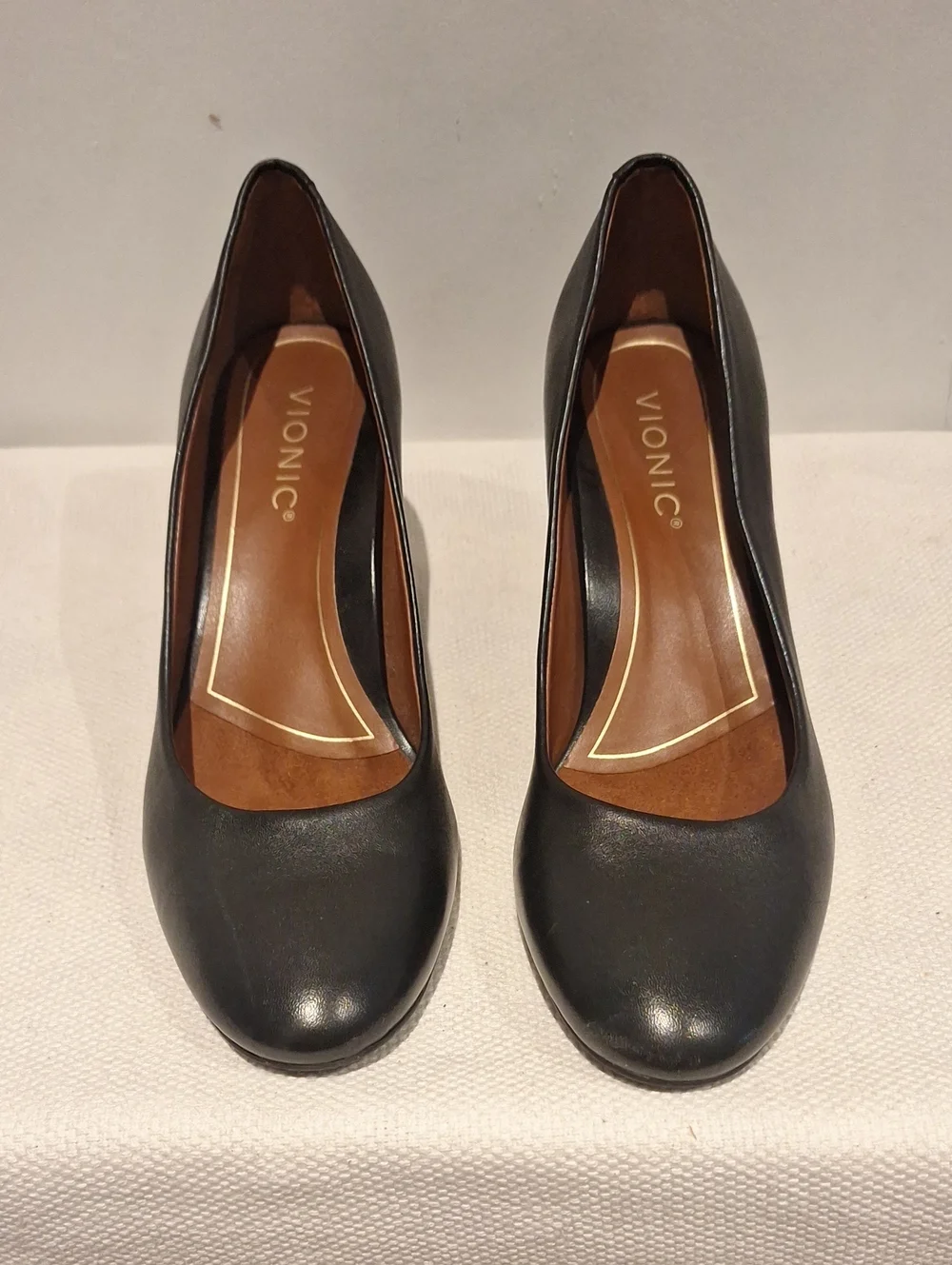 Vionic Mariana Black Chunky Heel Pump